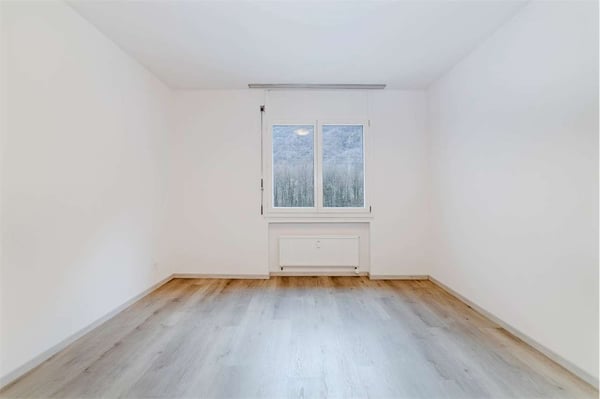 AMPIO E LUMINOSO 2.5 LOCALI A BODIO 2