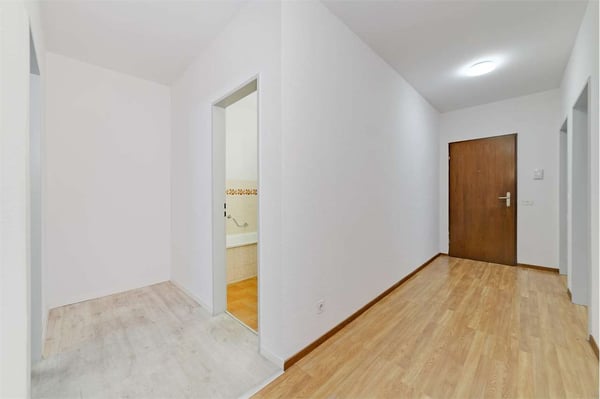 AMPIO E LUMINOSO 2.5 LOCALI A BODIO 5