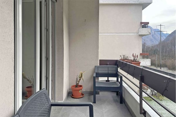 AMPIO E LUMINOSO 2.5 LOCALI A BODIO 13