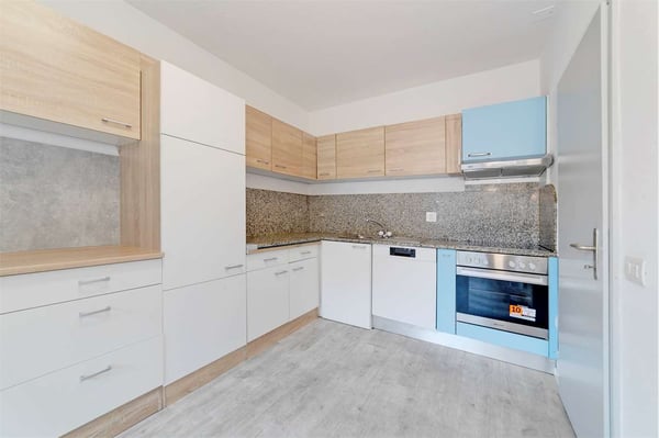 AMPIO E LUMINOSO 2.5 LOCALI A BODIO 12