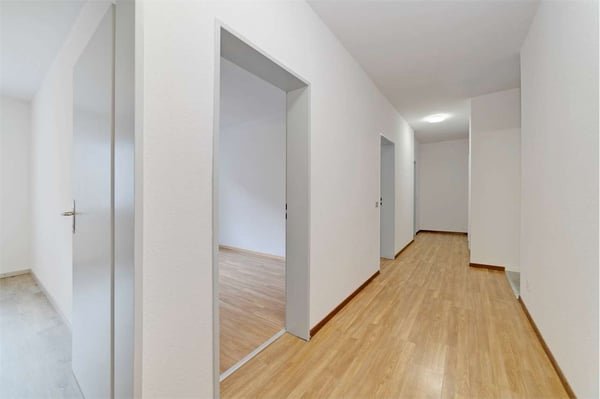 AMPIO E LUMINOSO 2.5 LOCALI A BODIO 6