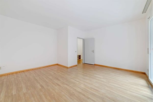 AMPIO E LUMINOSO 2.5 LOCALI A BODIO 10