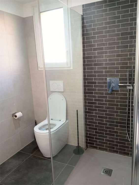 APPARTAMENTO MODERNO CON GIARDINO A LUGAGGIA 8