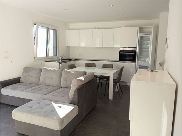 APPARTAMENTO MODERNO CON GIARDINO A LUGAGGIA 10