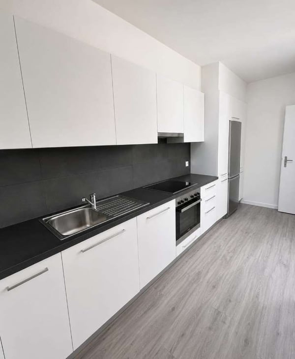 4.5 LOCALI A MENDRISIO - SPAZIO, LUMINOSITÀ E COMFORT A PREZZO IMBATTI 2