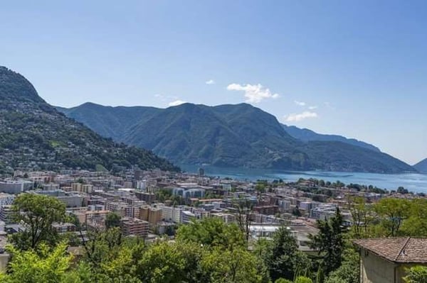 Moderno attico con ampia terrazza panoramica e vista lago - Lugano