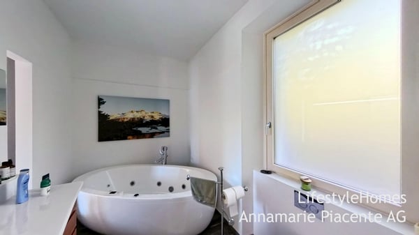 VILLA MIT SEESICHT 8