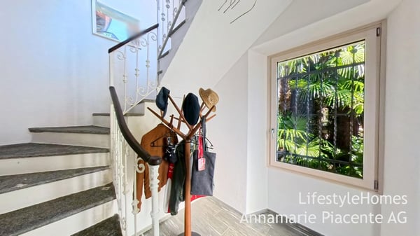 VILLA MIT SEESICHT 12