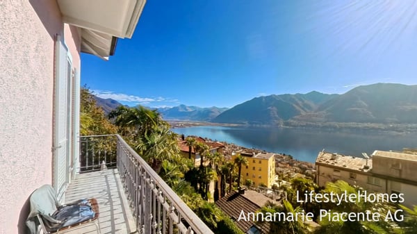 VILLA MIT SEESICHT 1