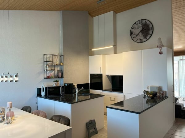 SEHR ZENTRAL + DOCH RUHIG! 1.5-Zimmer-Maisonette-Wohnung 2.OG/DG 4