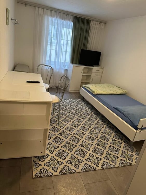 Möbliertes WG-Zimmer zu Vermieten! Zentral in Bremgarten 2