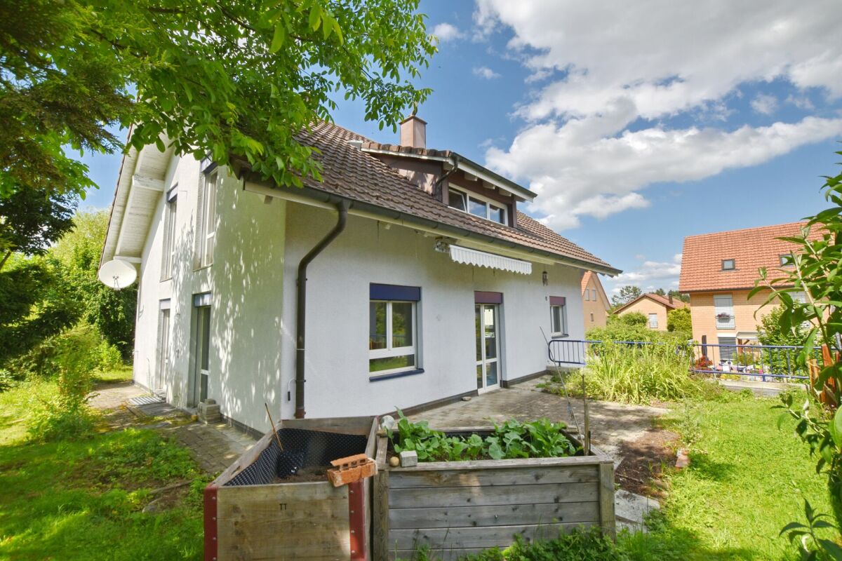 6.5 Zimmer-Einfamilienhaus mit Einliegerwohnung