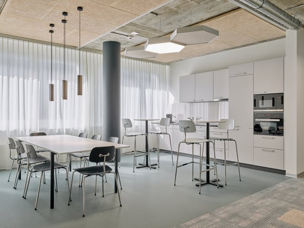 Möbliertes Büro für Ihr Team - zentral in Neuenhof per 01.04.206 zu vermieten 2