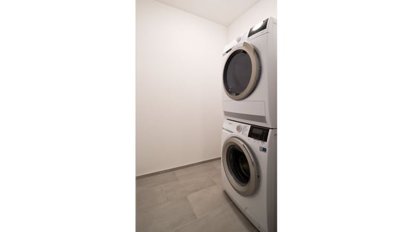 Wunderschöne 2.5-Zimmerwohnung im Eigentumsstandard 9