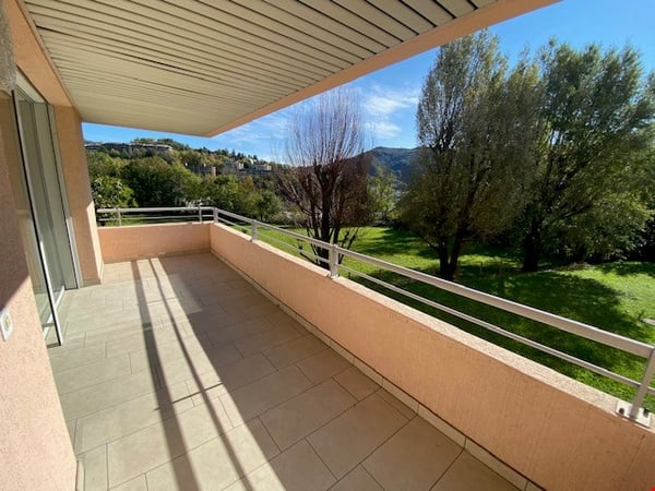 Helles 4.5-Zimmer-Wohnung in grüner Zone in Vacallo, 2. Stock 8