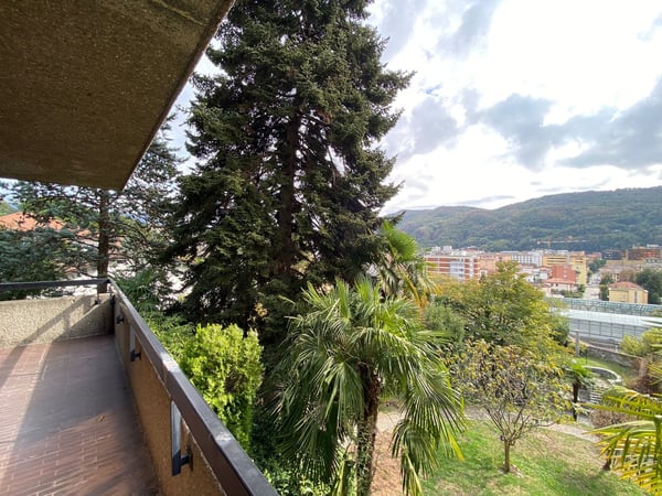 5 Apartments mit Ertrag in einer Wohnanlage mit Swimmingpool in einer Wohngegend in Vacallo
