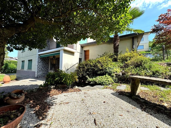Casa bifamiliare con giardino a Morbio Inferiore 4