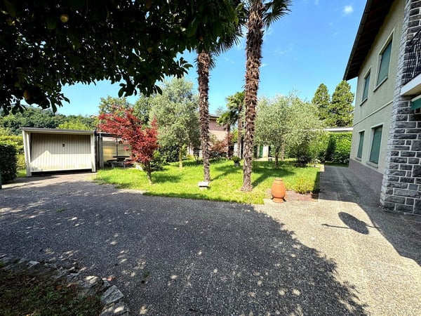 Casa bifamiliare con giardino a Morbio Inferiore 3