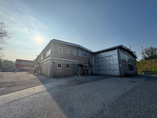 Spazio industriale di 200 m² a Ligornetto - Perfetto per attività produttive 1