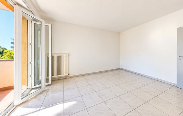 Luminoso appartamento di 2.5 a REDDITO locali nel cuore di Mendrisio 3