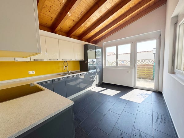 Villetta unifamiliare in vendita a Stabio – 4 locali con balcone e vista verde 10