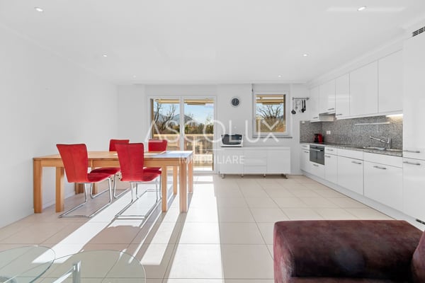 Appartamento 1.5 locali con ampia terrazza e vista aperta - possibile come appartamento di vacanza | FERIENWohnung mit 1.5 Zimmern, großer Terrasse und freier Aussicht 1