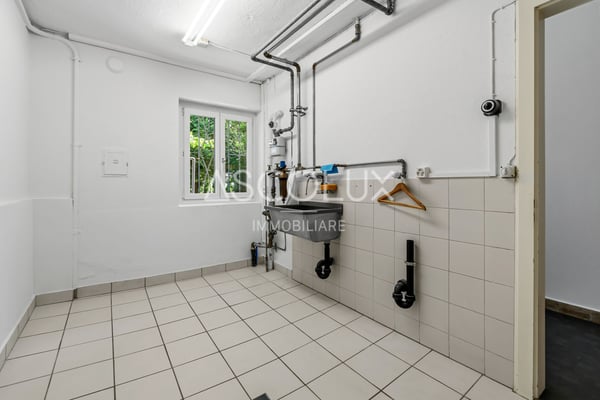 Freistehende 6-Zimmer-Villa mit Garten und Außenbereichen 31