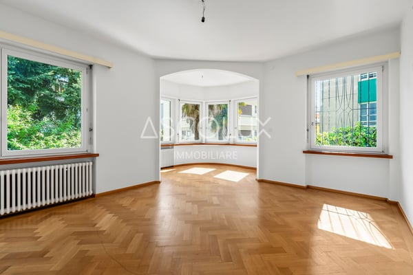 Freistehende 6-Zimmer-Villa mit Garten und Außenbereichen 9