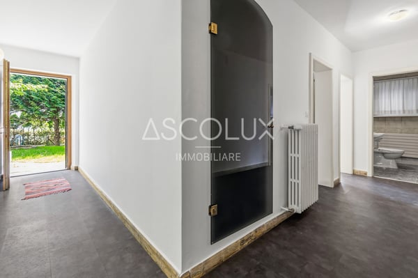 Freistehende 6-Zimmer-Villa mit Garten und Außenbereichen 21