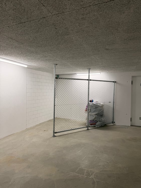 Sicherer Motorrad- oder Rollerparkplatz in moderner Einstellhalle 1