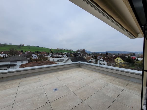 Attraktive 3.5-Zimmer-Attikawohnung mit hochwertigem Ausbau und traumhaftem Süd-West Ausblick 6