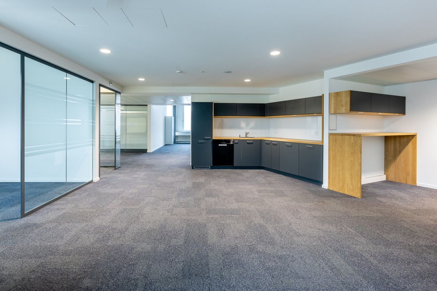 Efficient office solutions: 548 m2 available at a prime address