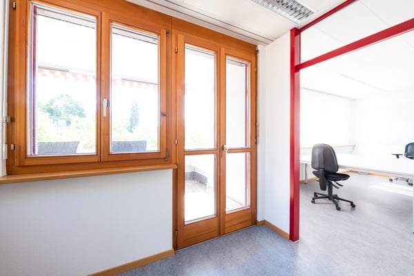 Moderne, lichtdurchflutete Gewerberäume an zentraler Lage zu vermieten 4