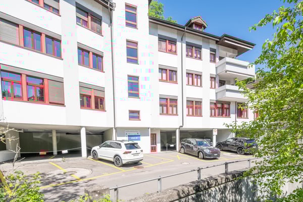 Moderne, lichtdurchflutete Gewerberäume an zentraler Lage zu vermieten 1