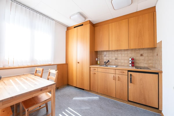 Moderne, lichtdurchflutete Gewerberäume an zentraler Lage zu vermieten 2