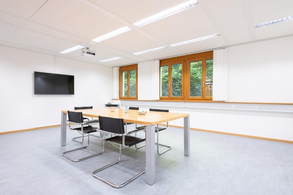 Moderne, lichtdurchflutete Gewerberäume an zentraler Lage zu vermieten 3