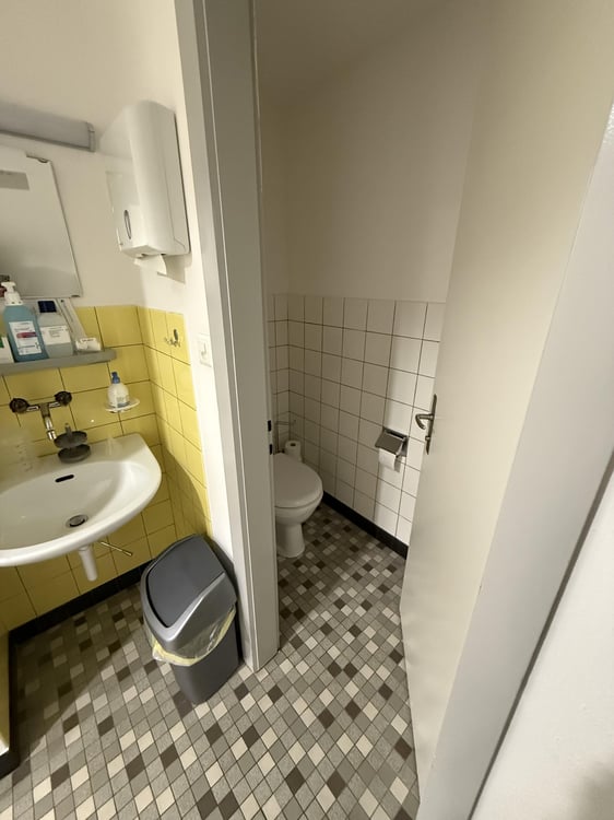 Grosszügiges Büro an zentraler Lage in Schaffhausen 10