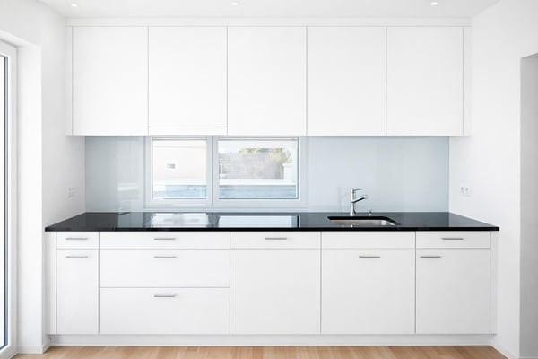 Moderne 1.5-Zimmer-Attika-Wohnung mit grosser Dachterrasse 2