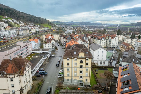 Charmante 6 Zimmerwohnung an zentrumsnaher Lage! 2