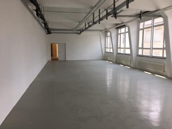 Heller 240 m² EG-Gewerberaum  ideal für Praxis, Büro oder Atelier 2