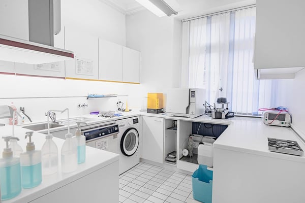 Praxisgeeigneter Gewerberaum an zentraler Lage 9