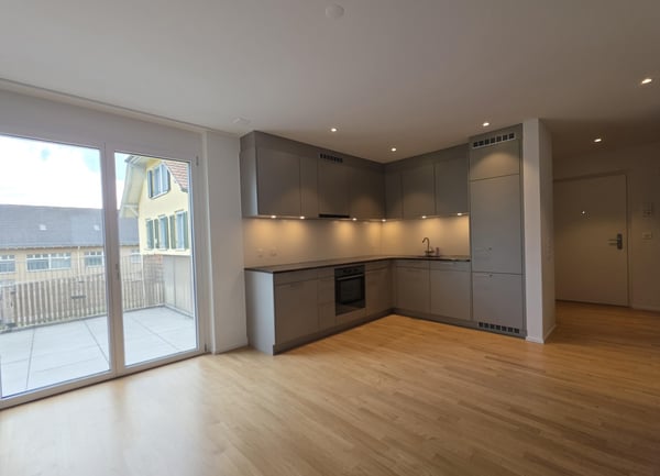 Moderne 2.5-Zimmer-Wohnung mit grossem Balkon in Thayngen! 2