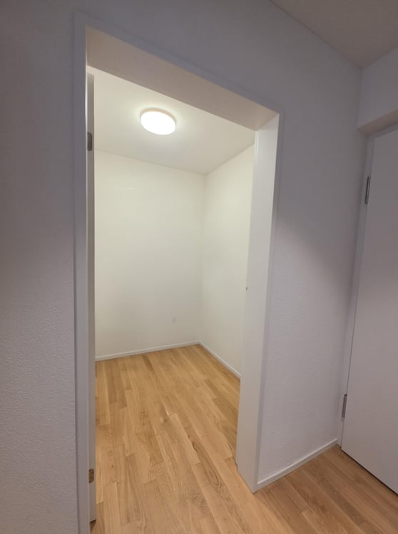 Moderne 2.5-Zimmer-Wohnung mit grossem Balkon in Thayngen! 5