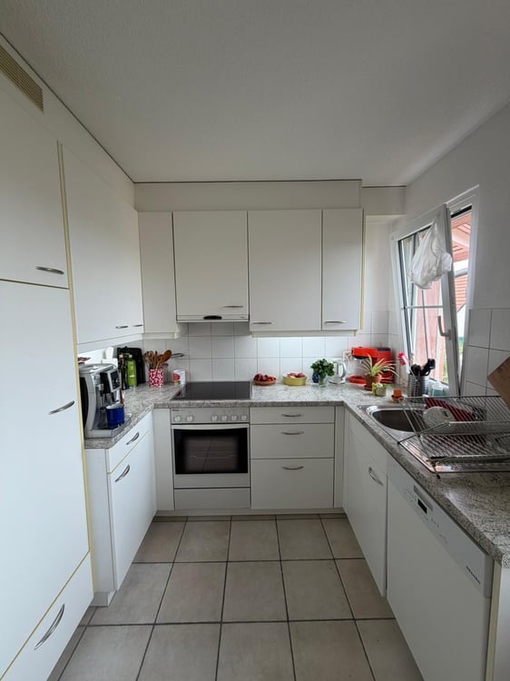 Befristete 2.5-Zimmer-Wohnung mit Balkon an attraktiver Lage in Zürich 4