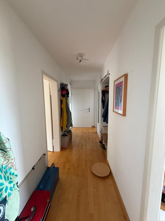 Befristete 2.5-Zimmer-Wohnung mit Balkon an attraktiver Lage in Zürich 5