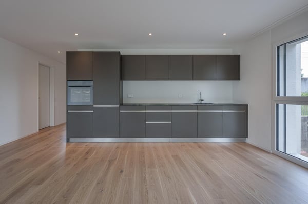 Modern wohnen in Zürich-Seebach - helle 3.5-Zimmerwohnung mit Balkon