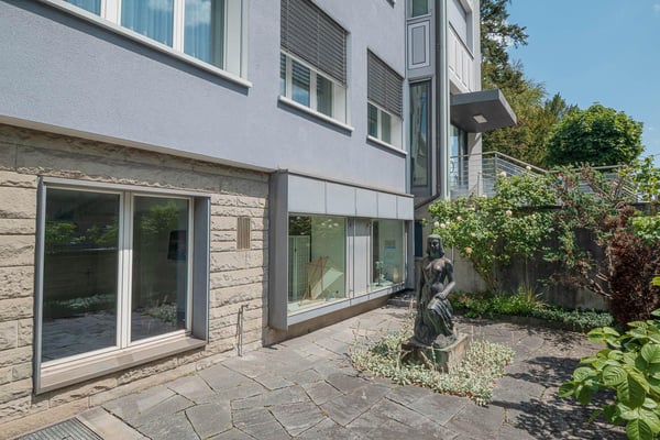 Vielseitige Gewerbe- / Praxis- / Bürofläche (80 m²) an zentraler Lage in Feuerthalen 1