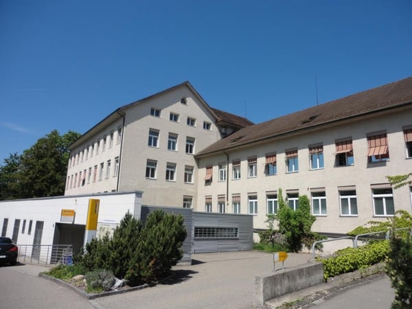 Lichtdurchfluteter Gewerberaum (50 m²) in Weisslingen 1