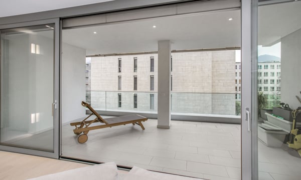 ELEGANTE 1.5 LOCALI CON TERRAZZA E VISTA APERTA A LUGANO 2