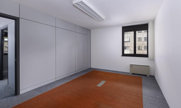 AMPIO SPAZIO COMMERCIALE IN ZONA CENTRALE A VIGANELLO 7